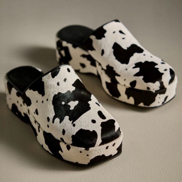 Anthropologie Shoes - Anthropologie Lisa Says Gah Dakota Platform Clog Black White Cow Faux Hair